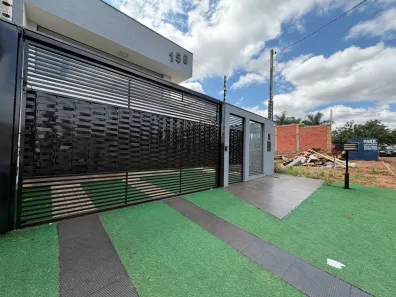 Casa com 3 Quartos para alugar, 150m² no Jardim Munique, Maringá
