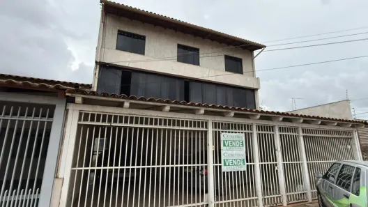 Sobrado com 6 Quartos à venda, 310m² no Taguatinga Norte, Brasília