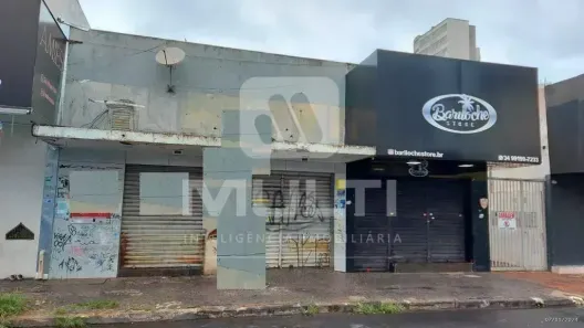 Ponto Comercial com 1 Quarto para alugar, 330m² no Centro, Uberlândia
