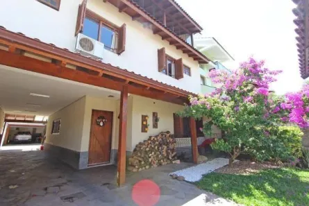 Casa com 3 Quartos à venda, 360m² no Espírito Santo, Porto Alegre