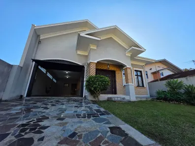 Casa com 3 Quartos para alugar, 344m² no Centro, São José dos Pinhais