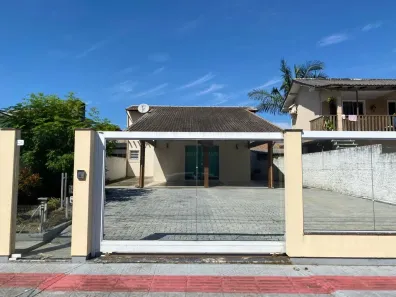Casa com 3 Quartos à venda, 200m² no Jardim Janaína, Biguaçu