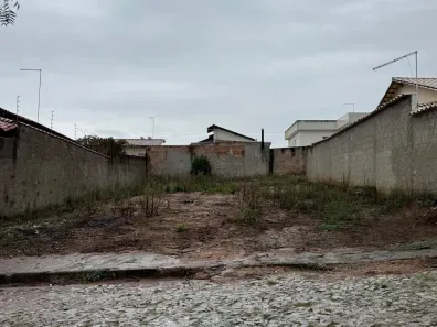 Lote/Terreno à venda, 379m² no Centro, Florestal