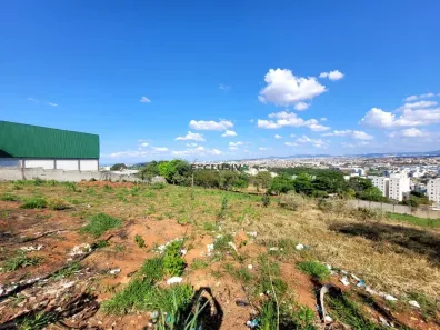 Lote/Terreno à venda, 2000m² no Chácaras Cotia, Contagem