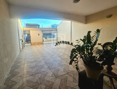 Sobrado com 3 Quartos à venda, 220m² no Vila Guimarães, Sorocaba