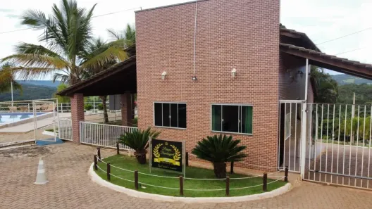 Fazenda/Sítio com 3 Quartos à venda, 2500m² no Centro, Corumbá de Goiás