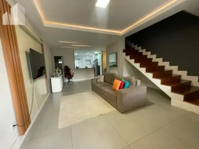 Casa com 3 Quartos à venda, 180m² no Parque Residencial Guadalajara, Nova Iguaçu