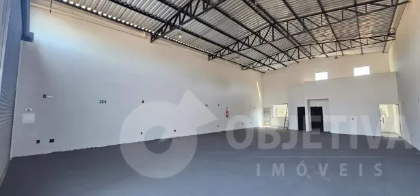 Galpão/Depósito/Armazém para alugar, 250m² no Jardim Brasília, Uberlândia