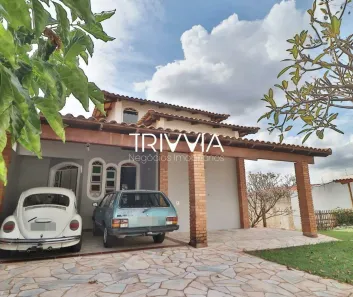 Casa com 4 Quartos para alugar, 400m² no Chácaras Tubalina e Quartel, Uberlândia