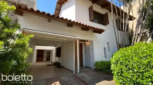 Casa com 3 Quartos para alugar, 224m² no Santana, Porto Alegre