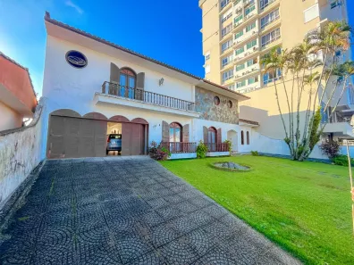 Casa com 5 Quartos à venda, 350m² no Centro, Tubarão