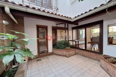 Casa com 5 Quartos à venda, 250m² no Humaitá, Rio de Janeiro