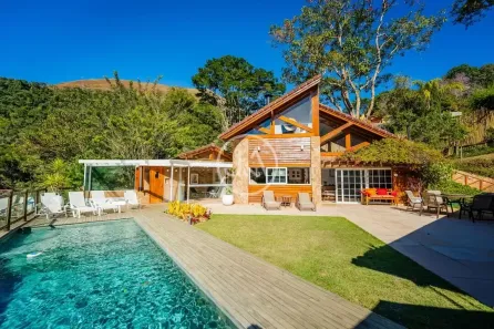 Casa com 4 Quartos à venda, 600m² no Cuiabá, Petrópolis