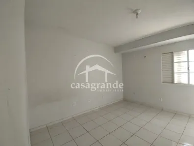 Casa com 2 Quartos para alugar, 70m² no Santa Mônica, Uberlândia