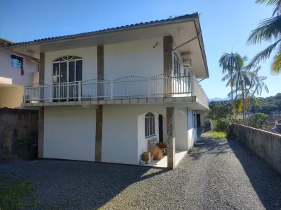 Sobrado com 3 Quartos à venda, 284m² no Costa e Silva, Joinville