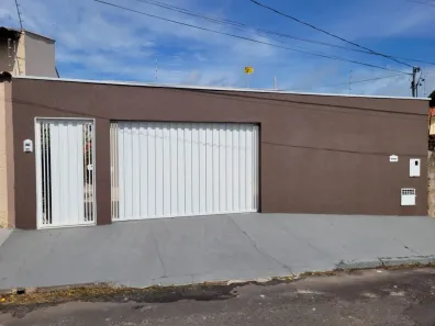 Casa com 3 Quartos à venda, 240m² no Vila Celeste, Uberaba