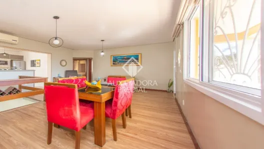 Casa com 2 Quartos à venda, 149m² no Medianeira, Porto Alegre