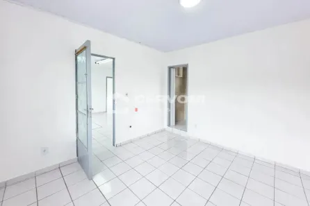 Casa com 3 Quartos para alugar, 68m² no Conjunto Residencial Trinta e Um de Março, São José dos Campos