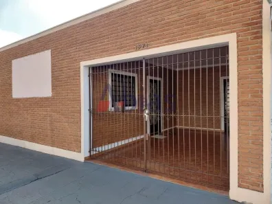 Casa com 3 Quartos para alugar, 234m² no Jardim São Carlos, São Carlos