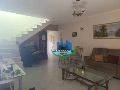 Casa com 3 Quartos à venda, 173m² no Jardim Vila Galvão, Guarulhos