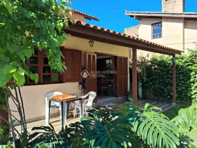 Casa com 3 Quartos à venda, 360m² no Rio Tavares, Florianópolis