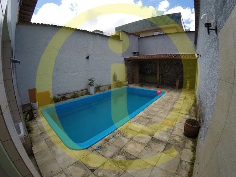 Casa com 3 quartos — Ouro Preto, Belo Horizonte