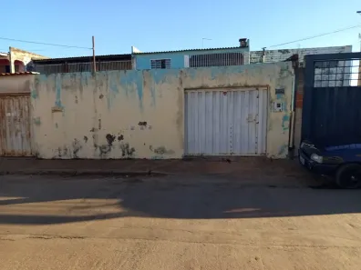 Sobrado com 5 Quartos à venda, 200m² no Núcleo Habitacional Novo Gama, Novo Gama