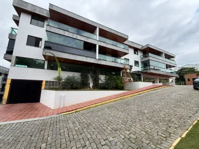 Apartamento com 3 Quartos para alugar, 110m² no Catarcione, Nova Friburgo