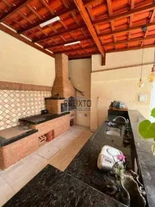 Sobrado com 3 Quartos à venda, 400m² no Santa Luzia, Uberlândia