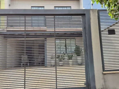 Sobrado com 3 Quartos à venda, 180m² no Cafezal, Londrina