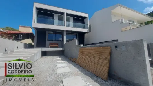 Casa com 3 Quartos à venda, 125m² no Lagoa da Conceição, Florianópolis
