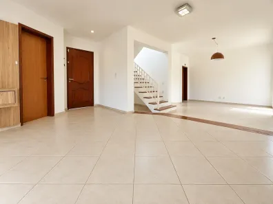 Sobrado com 3 Quartos à venda, 230m² no Vila Costa e Silva, Campinas