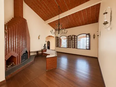 Casa com 4 Quartos à venda, 705m² no Bom Pastor, Juiz de Fora