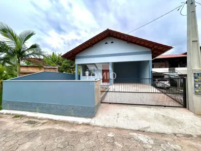 Casa com 2 Quartos para alugar, 86m² no Coloninha, Gaspar