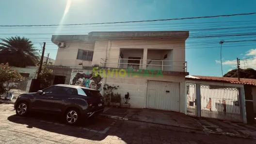 Casa com 4 Quartos para alugar, 530m² no Centro, Paranavaí