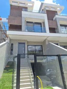 Casa de Condomínio com 3 Quartos à venda, 180m² no Água Verde, Curitiba