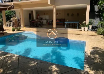 Casa de Condomínio com 4 Quartos à venda, 450m² no Maravista, Niterói