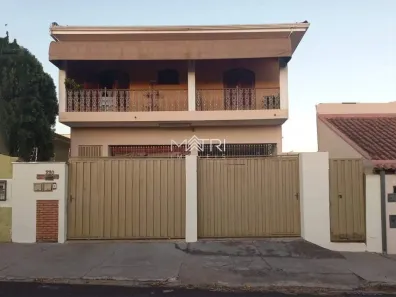 Sobrado com 3 Quartos à venda, 199m² no Jardim Pinheiros (Vila Xavier), Araraquara