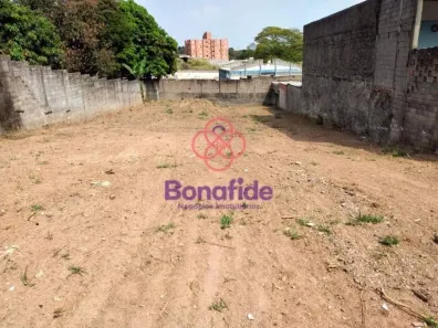 à venda, 887m² no Jardim Adélia, Jundiaí