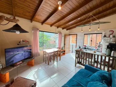 Apartamento com 2 Quartos para alugar, 50m² no , Garopaba