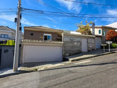 Casa com 3 Quartos à venda, 225m² no Village São Luiz, Poços de Caldas