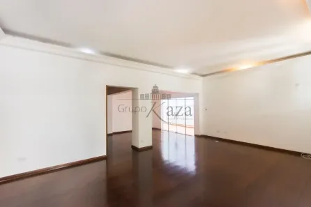 Casa com 3 Quartos à venda, 300m² no Moema, São Paulo