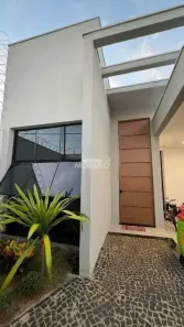 Casa com 4 Quartos para alugar, 170m² no Novo Mundo, Uberlândia