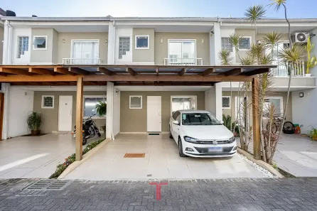 Sobrado com 3 Quartos à venda, 150m² no Uberaba, Curitiba