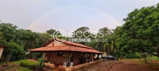 Fazenda/Sítio com 2 Quartos à venda, 300m² no Área Rural de Uberlândia, Uberlândia