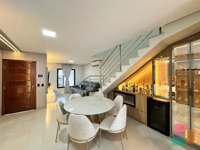 Sobrado com 3 Quartos à venda, 160m² no Atiradores, Joinville