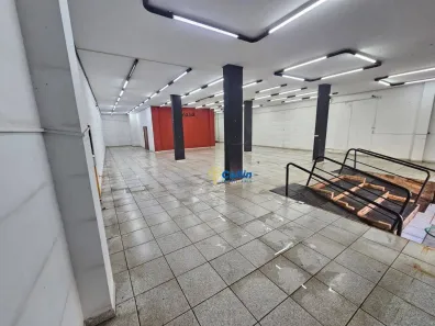 Galpão/Depósito/Armazém para alugar, 400m² no Centro, Uberaba
