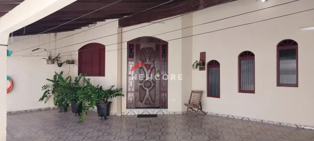 Casa com 3 Quartos à venda, 210m² no Marta Helena, Uberlândia