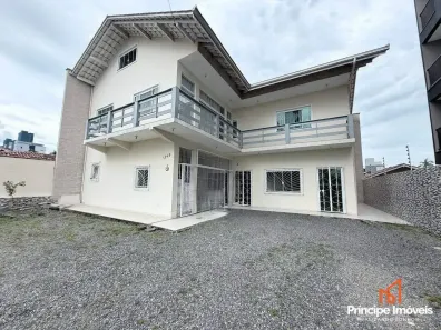 Casa com 3 Quartos à venda, 343m² no Bucarein, Joinville