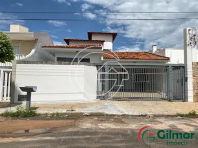 Casa com 5 Quartos para alugar, 10m² no Centro, Marília